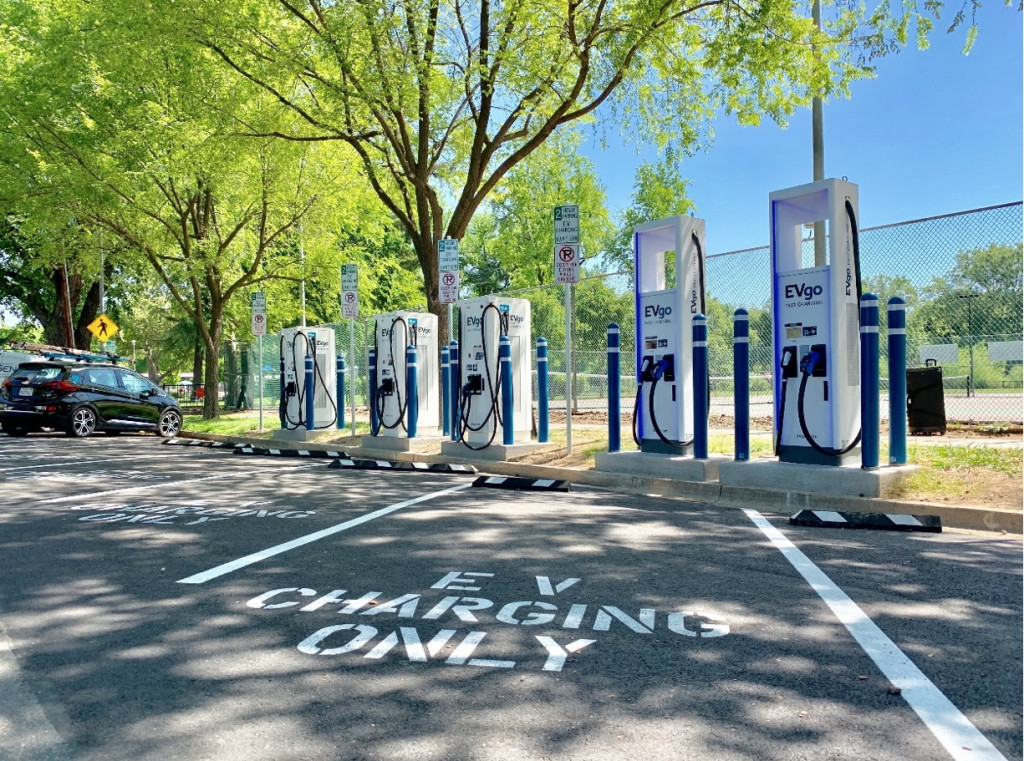 EVgo curbside DC fast chargers at Southside Park, Sacramento, California[CREDIT: EVgo]