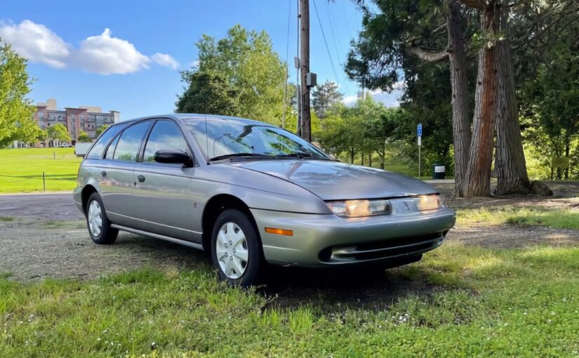 <aAt $3,900, Will This 1997 Saturn SW1 Run Rings Around the Competition?